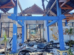 Diduga Korsleting Listrik, Kantor DPPKB Dompu Ludes Terbakar