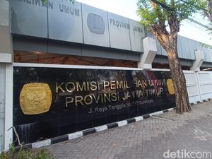 Komisioner Bawaslu Surabaya Jalani Sidang Dugaan Tindak Asusila