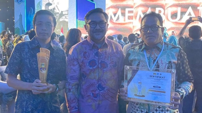 Provinsi Riau Raih Penghargaan Terbaik Nasional Kampanye Komunikasi Publik yaitu Anugerah Media Humas (AMH) 2024. Dalam AHM itu,