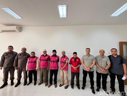 5 Tersangka Korupsi Pengadaan Kapal Kayu Dishub Bima Ditahan