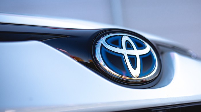 Logo Toyota Hybrid.