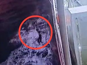 Sakit Hati dengan Anaknya, Lansia Loncat dari Kapal-Hilang di Laut Mamuju Sakit Hati dengan Anaknya, Lansia Loncat dari Kapal-Hilang di Laut Mamuju