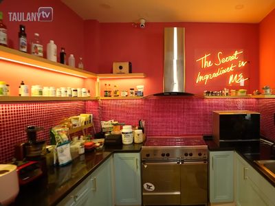 Warna-warni! Begini Tampilan Dapur di Rumah Marshanda