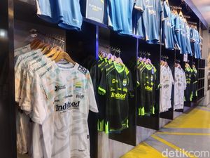 Jersey Persib yang Paling Laris Diburu Bobotoh