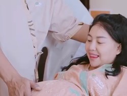 Video: Cerita Repotnya Mpok Alpa Urus Bayi Kembarnya