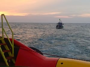 PHE ONJW Ungkap Kronologi Selamatkan 10 Nelayan Dekat Blok Migas