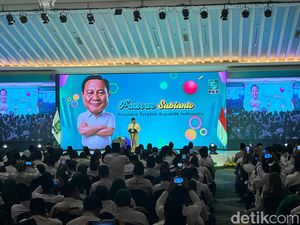Video Prabowo Sebut Akan Ganti Dasi Warna Merah Jika Diundang PDIP