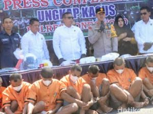 Puluhan Tersangka Dibekuk Saat Operasi Tumpas Narkoba Semeru di Bondowoso Puluhan Tersangka Dibekuk Saat Operasi Tumpas Narkoba Semeru di Bondowoso