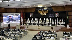 DPRD Jabar Setujui Pinjaman Rp3,4 Triliun, Wanti-wanti Pemprov soal Anggaran