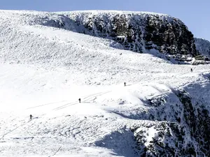 Salju Menghilang, Resor Ski pun Tutup Salju Menghilang, Resor Ski pun Tutup
