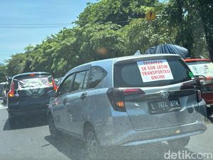 Ribuan Driver Ojol Demo Bubarkan Aplikator Nakal, Jalan A Yani Tersendat