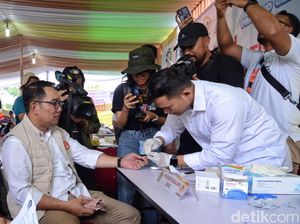 Ridwan Kamil Ikut Pemeriksaan Kesehatan Gratis di Jakarta Barat