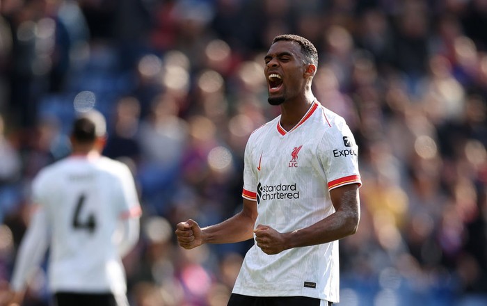 LONDON, ENGLAND - OCTOBER 05: Ryan Gravenberch of Liverpool celebrates at full time following the teams victory during the Premier League match between Crystal Palace FC and Liverpool FC at Selhurst Park on October 05, 2024 in London, England. (Photo by Julian Finney/Getty Images)