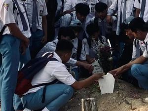 Viral Bu Kantin Meninggal Ditangisi Para Siswa SMAN 2 Trenggalek