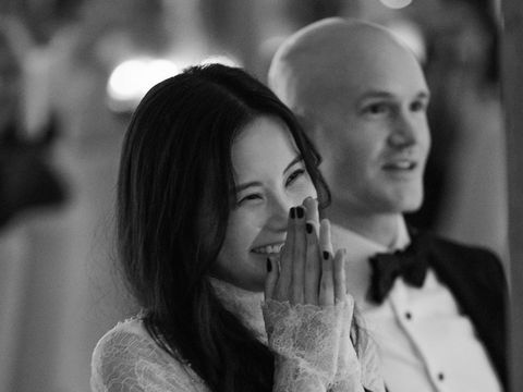 Sosok Angela Meng, Istri Baru Miliarder Brian Armstrong