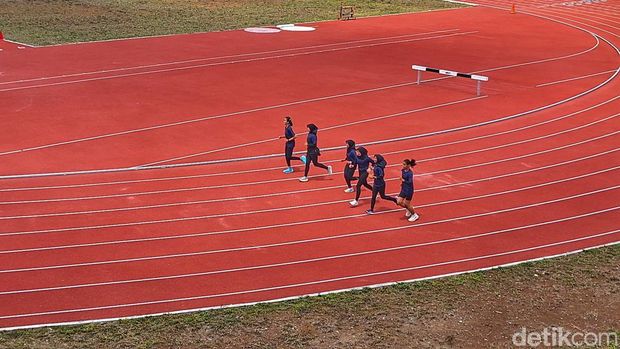 Stadion Atletik di Pangalengan, Bandung.