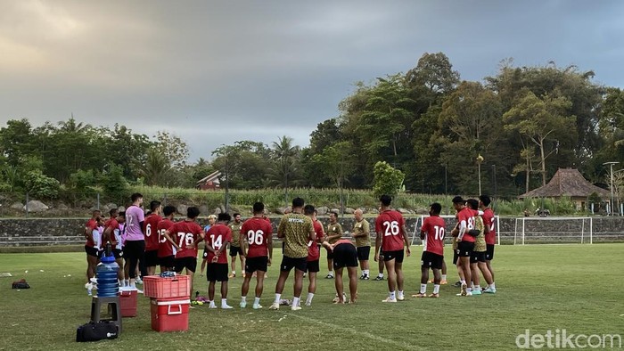 Suasana pemain PSS Sleman usai latihan di Lapangan Pakembinangun, Sleman, Kamis (10/10/2024).