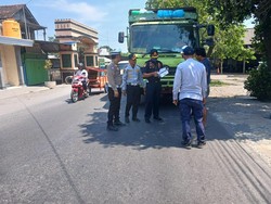 Kendaraan Tak Sesuai Aturan di Kediri ODOL hingga Kereta Kelinci Ditilang