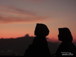 Sunrise di Puncak Batu Kuda Secantik Ini