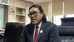 Kasus Bupati Bekasi, KPK Sita Uang Ratusan Juta dari Rumah Ono Surono