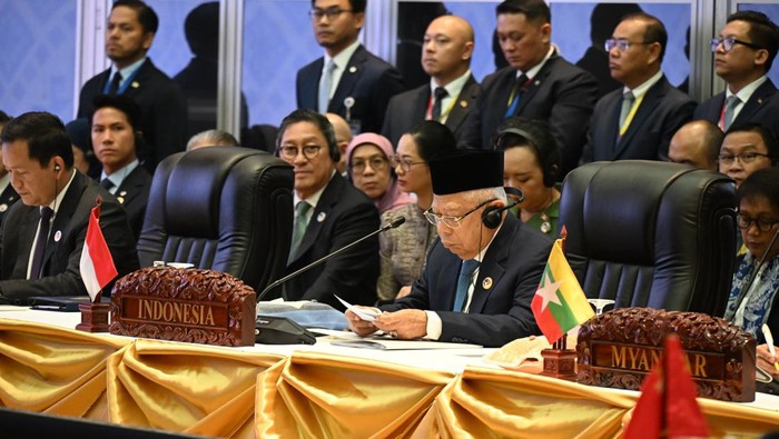 Wapres Maruf Amin dalam KTT ke-27 ASEAN-China, di Vientiane (dok Setwapres).