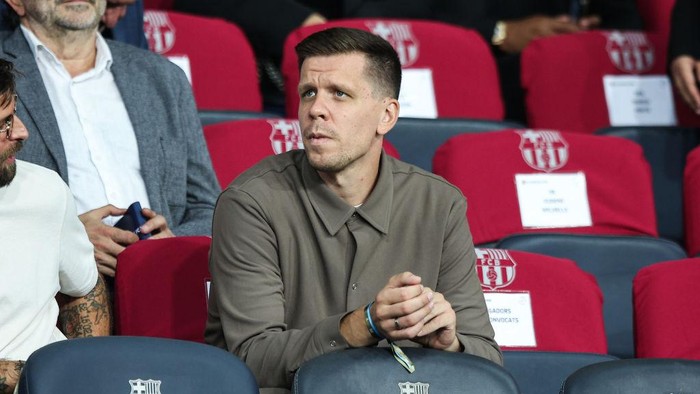 Barcelona, Spain - October 1: Wojciech Szczesny of FC Barcelona during the UEFA Champions League 2024/25 League Phase MD2 match between FC Barcelona and BSC Young Boys at Estadi Olímpic Lluís Companys on October 1, 2024 in Barcelona, Spain. (Photo by Xavi Bonilla/DeFodi Images via Getty Images)