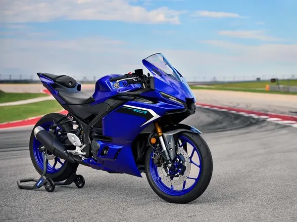 Wujud Yamaha R3 Terbaru, Tambah Lampu Proyektor