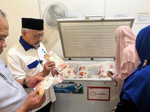Kunjungi UMKM Pembuat Nugget di Bogor, Ahmad Syaikhu: Solusi Atasi Stunting Kunjungi UMKM Pembuat Nugget di Bogor, Ahmad Syaikhu: Solusi Atasi Stunting