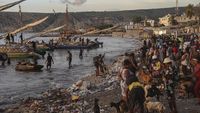 Aktivitas Warga Pesisir Pantai Haiti di Tengah Kekerasan Geng