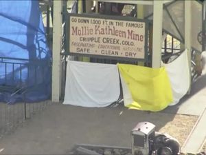 Video: Insiden Wisata Tambang di AS, 12 Turis Terjebak di Kedalaman 300 Meter Video: Insiden Wisata Tambang di AS, 12 Turis Terjebak di Kedalaman 300 Meter