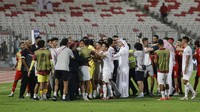 Keputusan Al-Kaf di masa injury time dianggap merugikan Indonesia. Saat itu Indonesia tengah mempertahankan keunggulan 2-1 dan injury time memasuki menit keenam. Seharusnya laga sudah selesai tapi Al-Kaf tidak kunjung meniup peluit panjang. Dia malah membiarkan laga berlanjut tiga menit, yang akhirnya berujung gol Mohamed Marhoon yang bikin skor imbang 2-2.