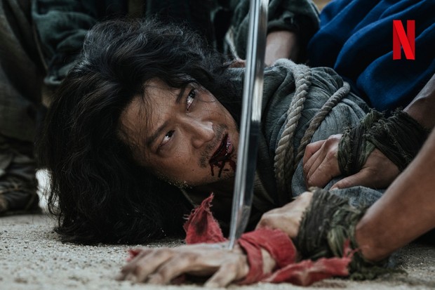 Gang Dong Won di Film Uprising / Foto : x.com/Netflixkcontent