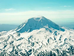 Tak Pernah Meletus Sejak Zaman Batu, Gunung Adams Mulai Bergetar