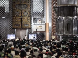 Bacaan Bilal Jumat: Arab, latin dan Terjemahan Bacaan Bilal Jumat: Arab, latin dan Terjemahan