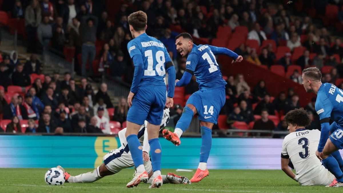 Yunani kalahkan Inggris 2-1 lewat dwigol Vangelis Pavlidis (Action Images via Reuters/Paul Childs)