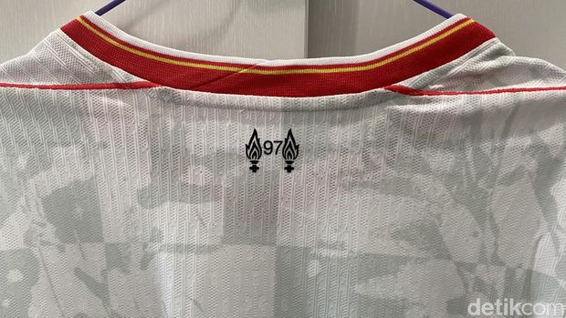 Jersey Ketiga Liverpool 2024/2025
