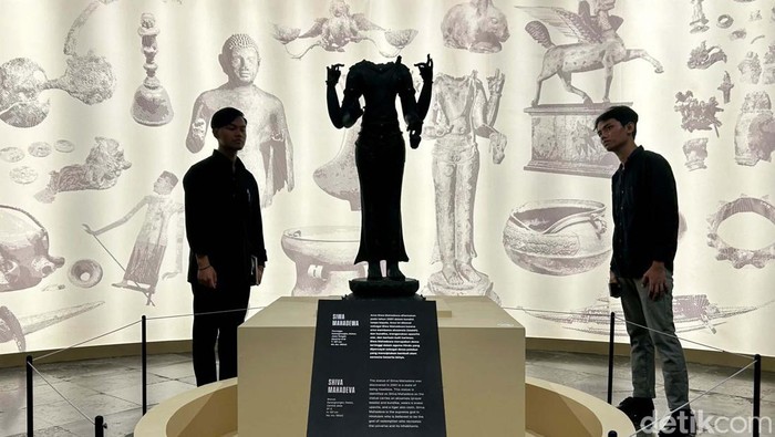 Museum Nasional Indonesia Segera Dibuka Museum Nasional Indonesia (MNI) akan kembali dibuka 15 Oktober 2024 mendatang. Sebelumnya museum ini ditutup usai mengalami kebakaran pada 16 September tahun 2023.
