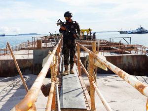 Penampakan Kapal Singapura Kena Ciduk Nyolong Pasir Penampakan Kapal Singapura Kena Ciduk Nyolong Pasir