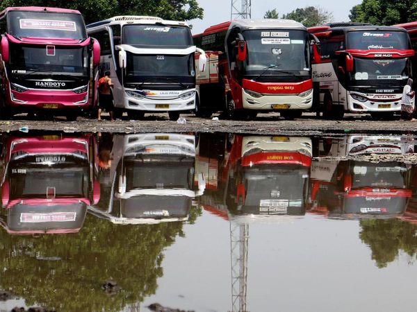 Potret Terminal Bubulak Bogor yang Tak Terawat dan Becek