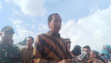 Jokowi Bandingkan Kereta Cepat &amp; Tol di RI dengan China: Jauh Banget!