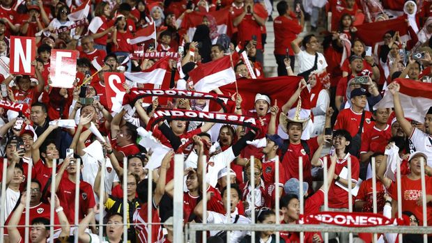 Soccer Football - World Cup - Asian Qualifiers - Third Round - Group C - Bahrain v Indonesia - Bahrain National Stadium, Riffa, Bahrain - October 10, 2024 Indonesia fans inside the stadium before the match REUTERS/Hamad I Mohammed