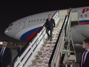 Video: Putin Tiba di Turkmenistan Jelang Pertemuan dengan Presiden Iran