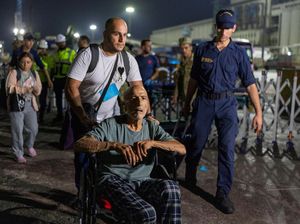 Warga Turki yang Dievakuasi dari Lebanon Tiba di Pesisir Mediterania