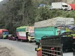 Pagi ini Jalan Poros Maros-Bone Macet 7 Km di Tompo Ladang Imbas Truk Mogok