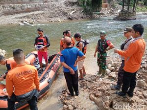 Pasutri di Tapteng Hanyut di Sungai,  Istri Tewas-Suami Hilang