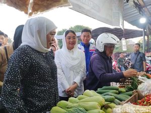 Khofifah Blusukan ke Pasar Templek Blitar Pantau Stabilitas Harga Khofifah Blusukan ke Pasar Templek Blitar Pantau Stabilitas Harga