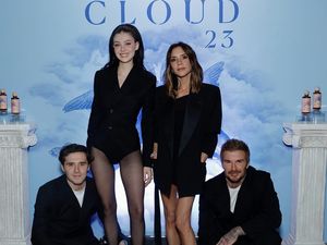 Foto: Nicola Peltz Menantu Beckham Tampil Tanpa Celana, Dikritik Tak Sopan Foto: Nicola Peltz Menantu Beckham Tampil Tanpa Celana, Dikritik Tak Sopan