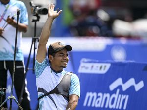 Jamalludin Raih Medali Emas Panahan Peparnas XVII Solo 2024 Jamalludin Raih Medali Emas Panahan Peparnas XVII Solo 2024