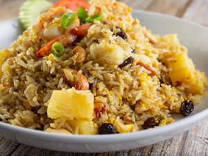 Resep Nasi Goreng Nanas dan Udang, Gurih Segar Untuk Sarapan