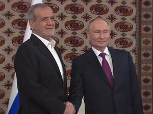 Video: Momen Pertemuan Putin dengan Presiden Iran, Ini yang Dibahas